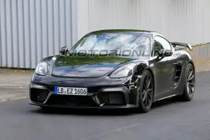 Porsche 718 Cayman GT4 foto spia 26 luglio 2018 - 2