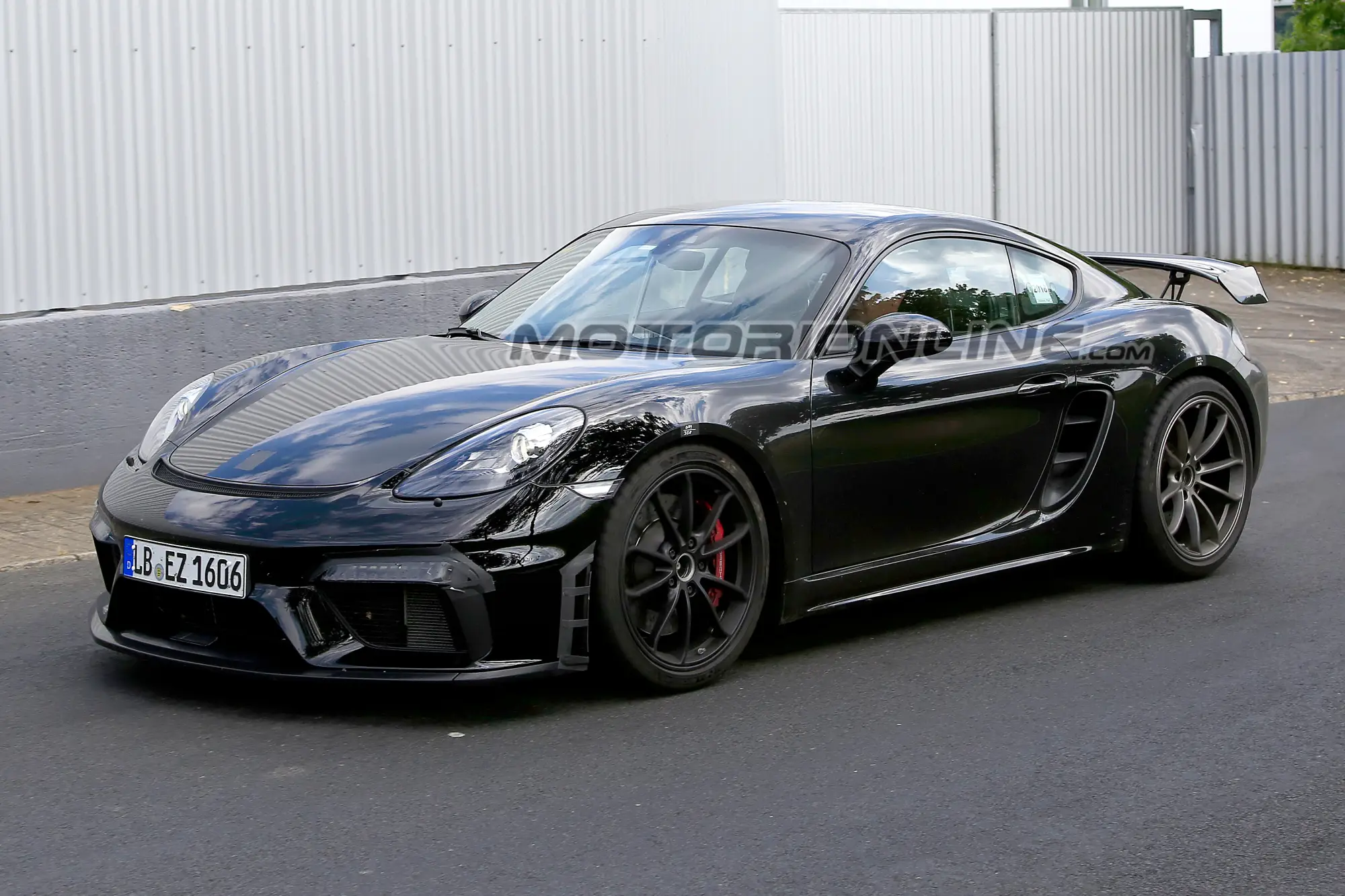 Porsche 718 Cayman GT4 foto spia 26 luglio 2018 - 4