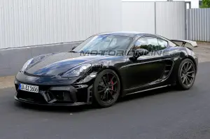 Porsche 718 Cayman GT4 foto spia 26 luglio 2018 - 4