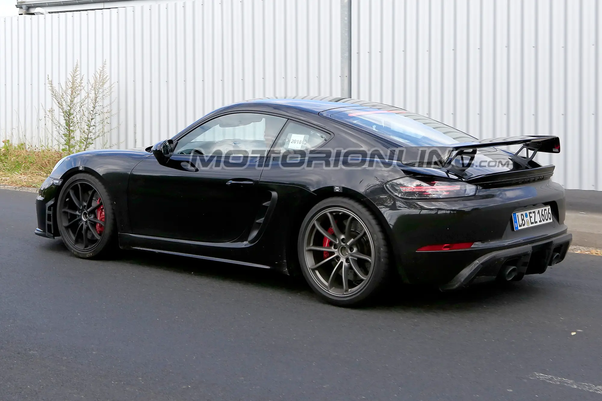 Porsche 718 Cayman GT4 foto spia 26 luglio 2018 - 7