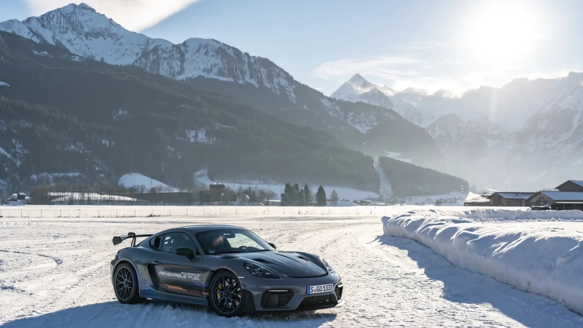 Porsche 718 Cayman GT4 RS eFuel - Foto - 16