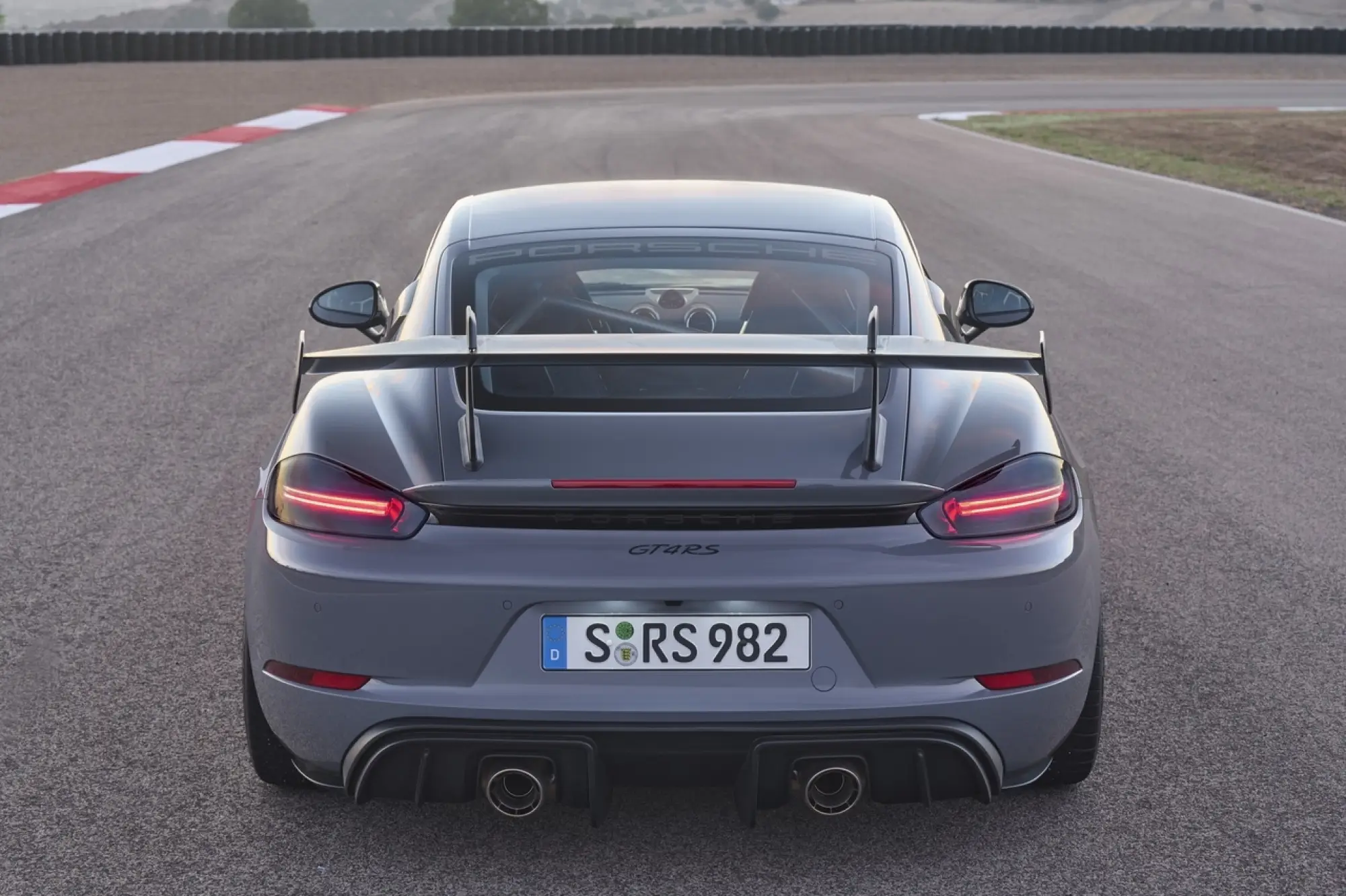 Porsche 718 Cayman GT4 RS - Foto ufficiali - 3