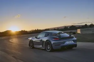 Porsche 718 Cayman GT4 RS - Foto ufficiali