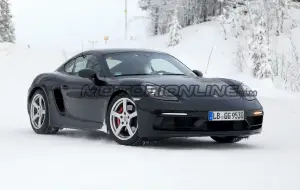 Porsche 718 Cayman GT4 Touring Package - Foto spia 13-02-2019