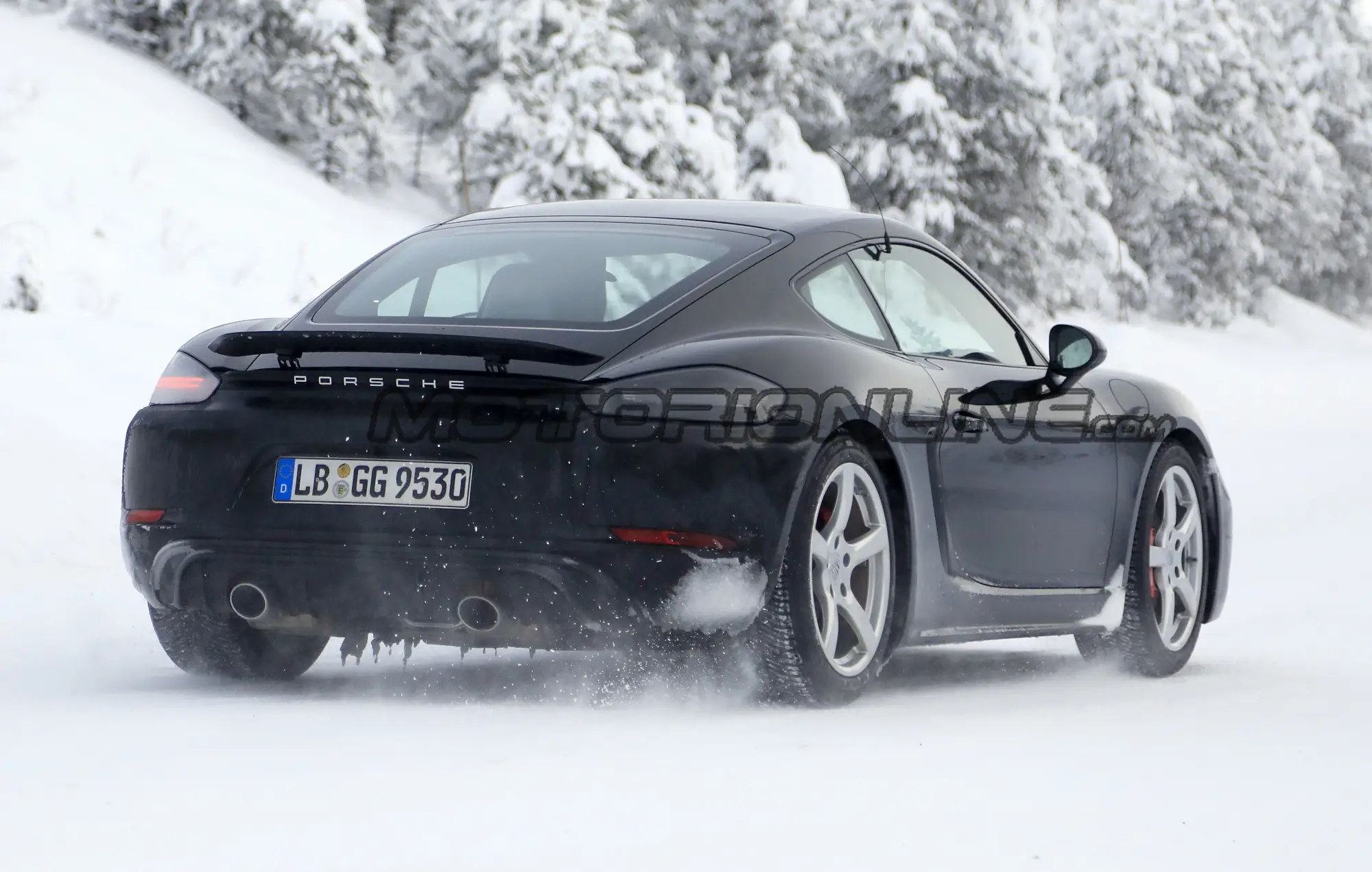 Porsche 718 Cayman GT4 Touring Package - Foto spia 13-02-2019 - 8