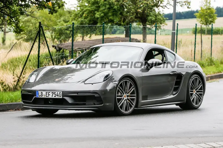 Porsche 718 Cayman GTS foto spia 1 Agosto 2017 - 2