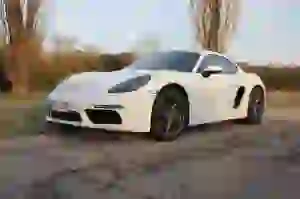 Porsche 718 Cayman: prova su strada 