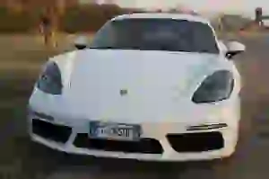 Porsche 718 Cayman: prova su strada 