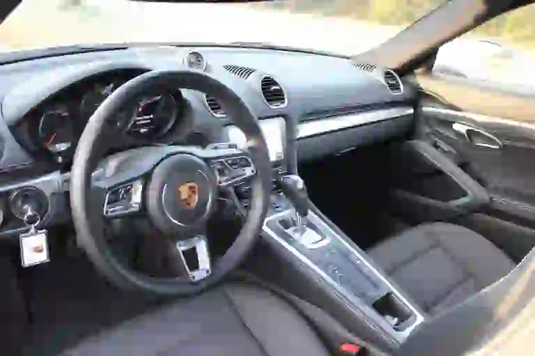 Porsche 718 Cayman: prova su strada  - 21