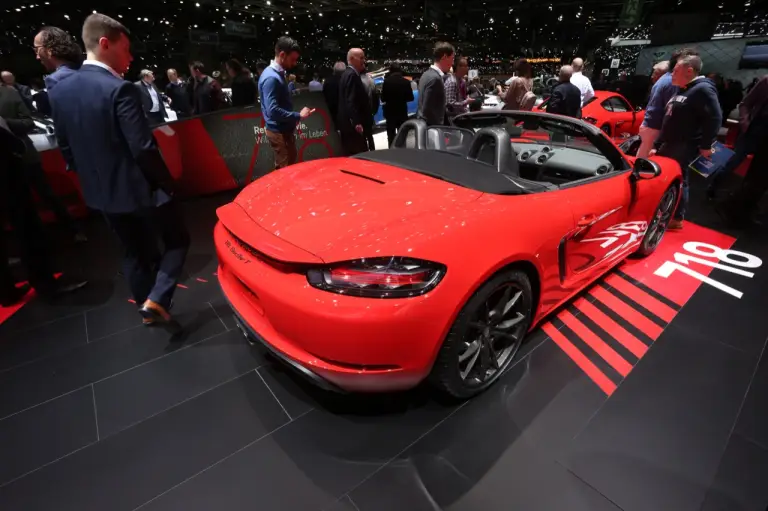 Porsche 718 Cayman T e 718 Boxster T - Salone di Ginevra 2019 - 8