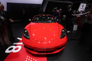 Porsche 718 Cayman T e 718 Boxster T - Salone di Ginevra 2019 - 16