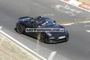 Porsche 718 Spyder RS - Foto spia 10-8-2022 - 2