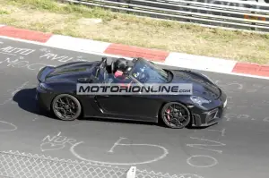 Porsche 718 Spyder RS - Foto spia 10-8-2022 - 5