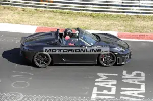 Porsche 718 Spyder RS - Foto spia 10-8-2022 - 10