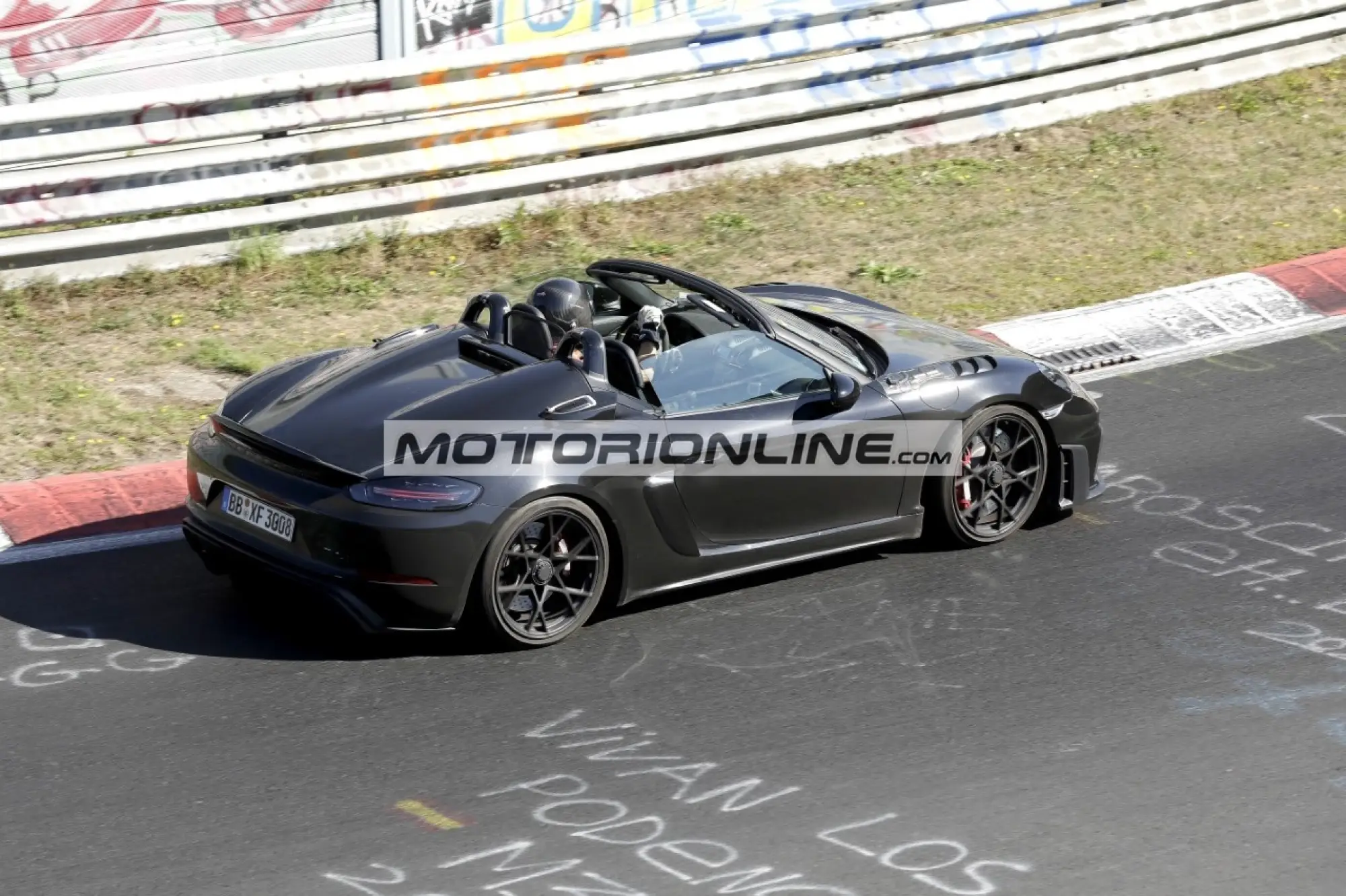 Porsche 718 Spyder RS - Foto spia 10-8-2022 - 4