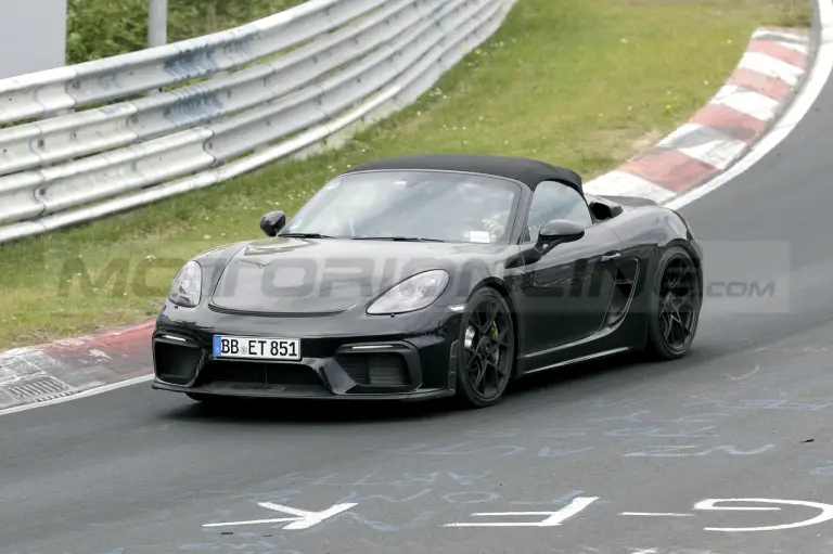 Porsche 718 Spyder RS - Foto spia 12-05-2022 - 5