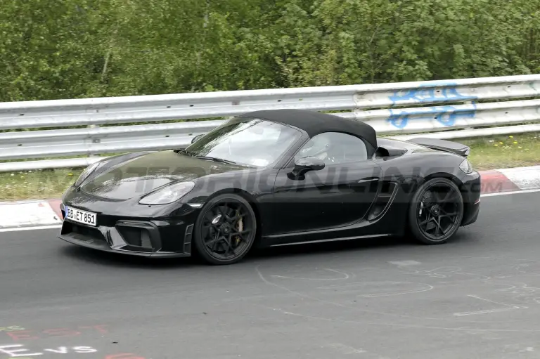 Porsche 718 Spyder RS - Foto spia 12-05-2022 - 6