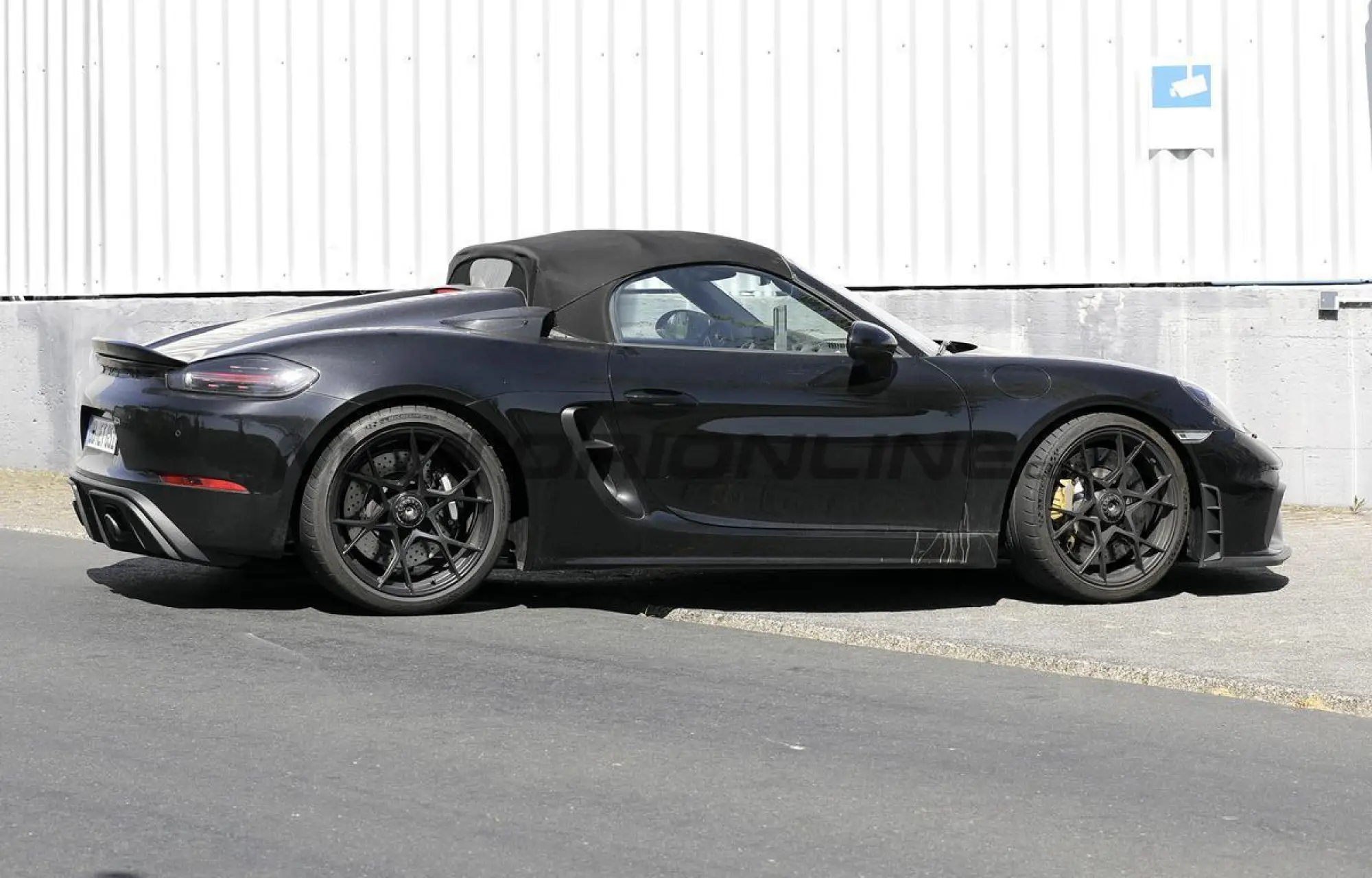 Porsche 718 Spyder RS - Foto spia 13-05-2022 - 3