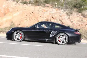 Porsche 911 2012 - Foto spia 02-12-2010