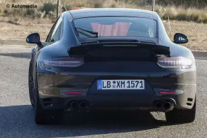 Porsche 911 2015 o Carrera 4 GTS - Foto spia 05-12-2013