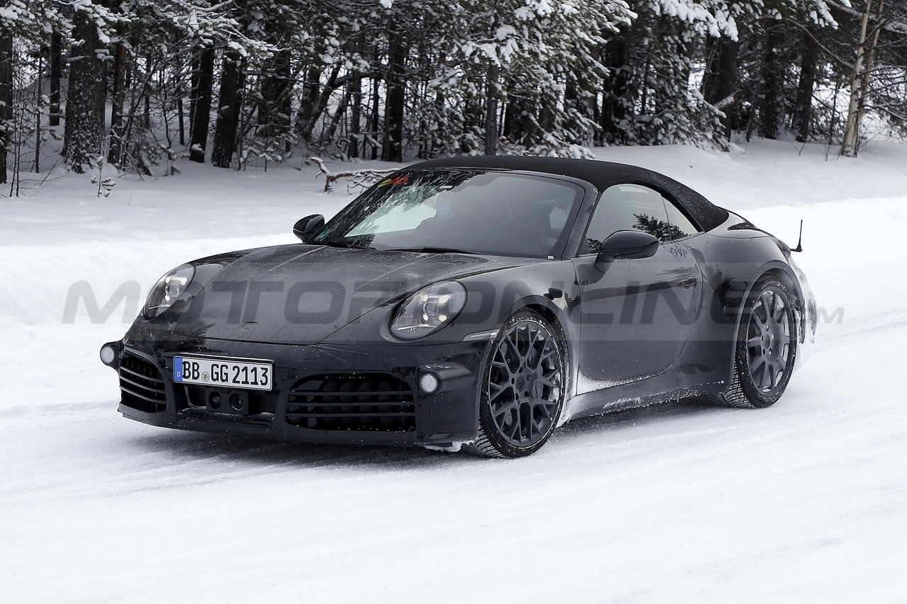 Porsche 911 Cabrio 2023 - Foto Spia 09-02-2022