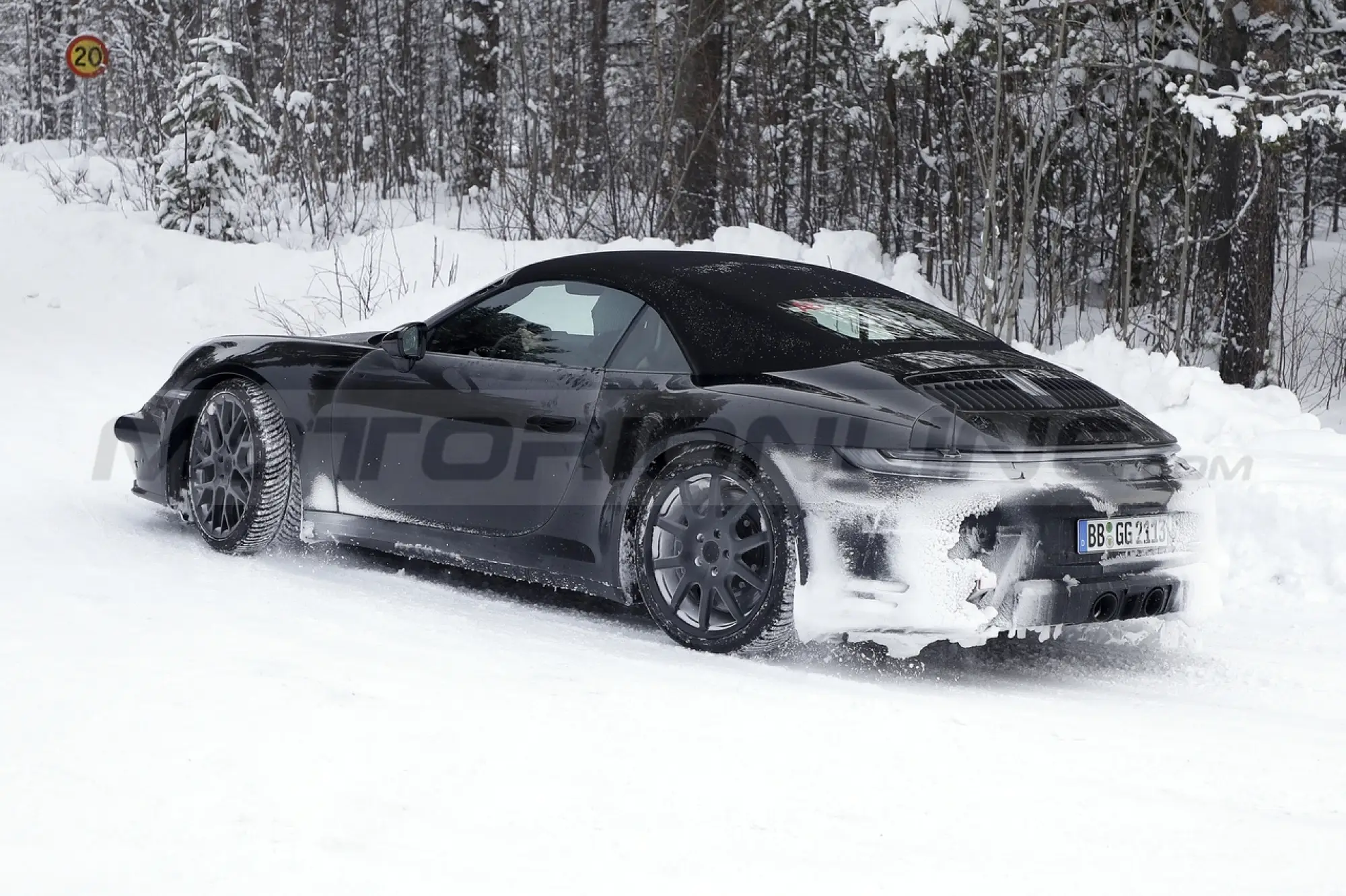 Porsche 911 Cabrio 2023 - Foto Spia 09-02-2022 - 9
