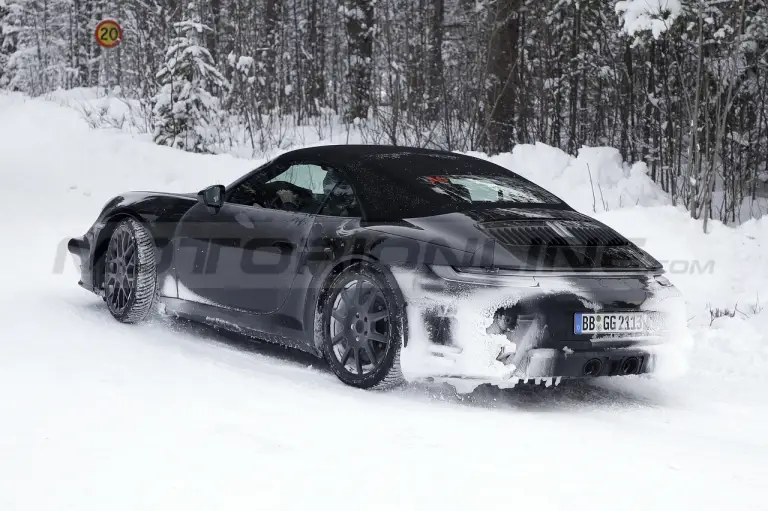 Porsche 911 Cabrio 2023 - Foto Spia 09-02-2022 - 11