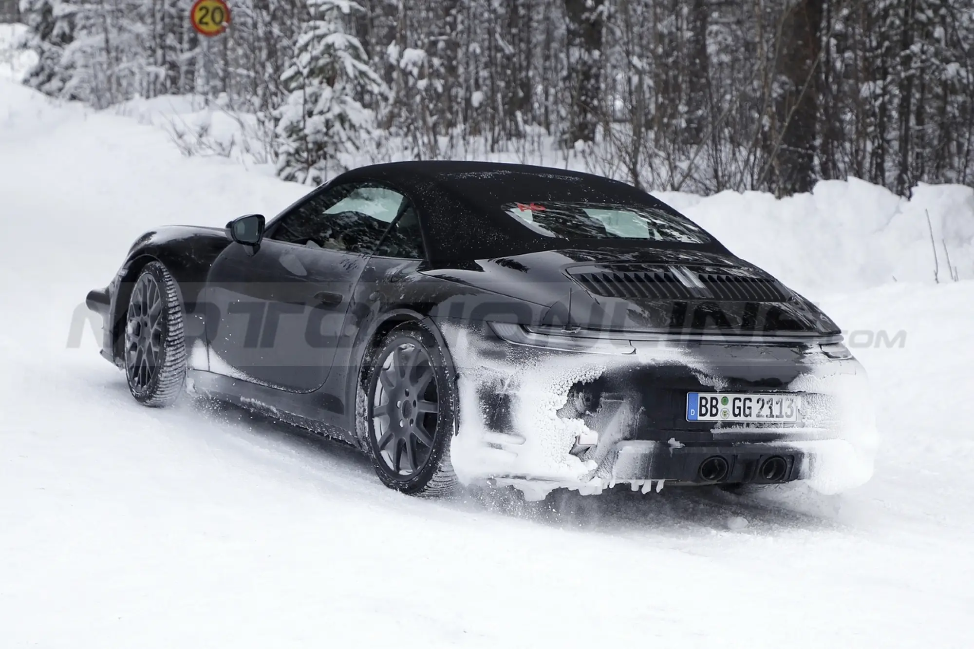 Porsche 911 Cabrio 2023 - Foto Spia 09-02-2022 - 2