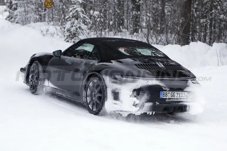 Porsche 911 Cabrio 2023 - Foto Spia 09-02-2022 - 2
