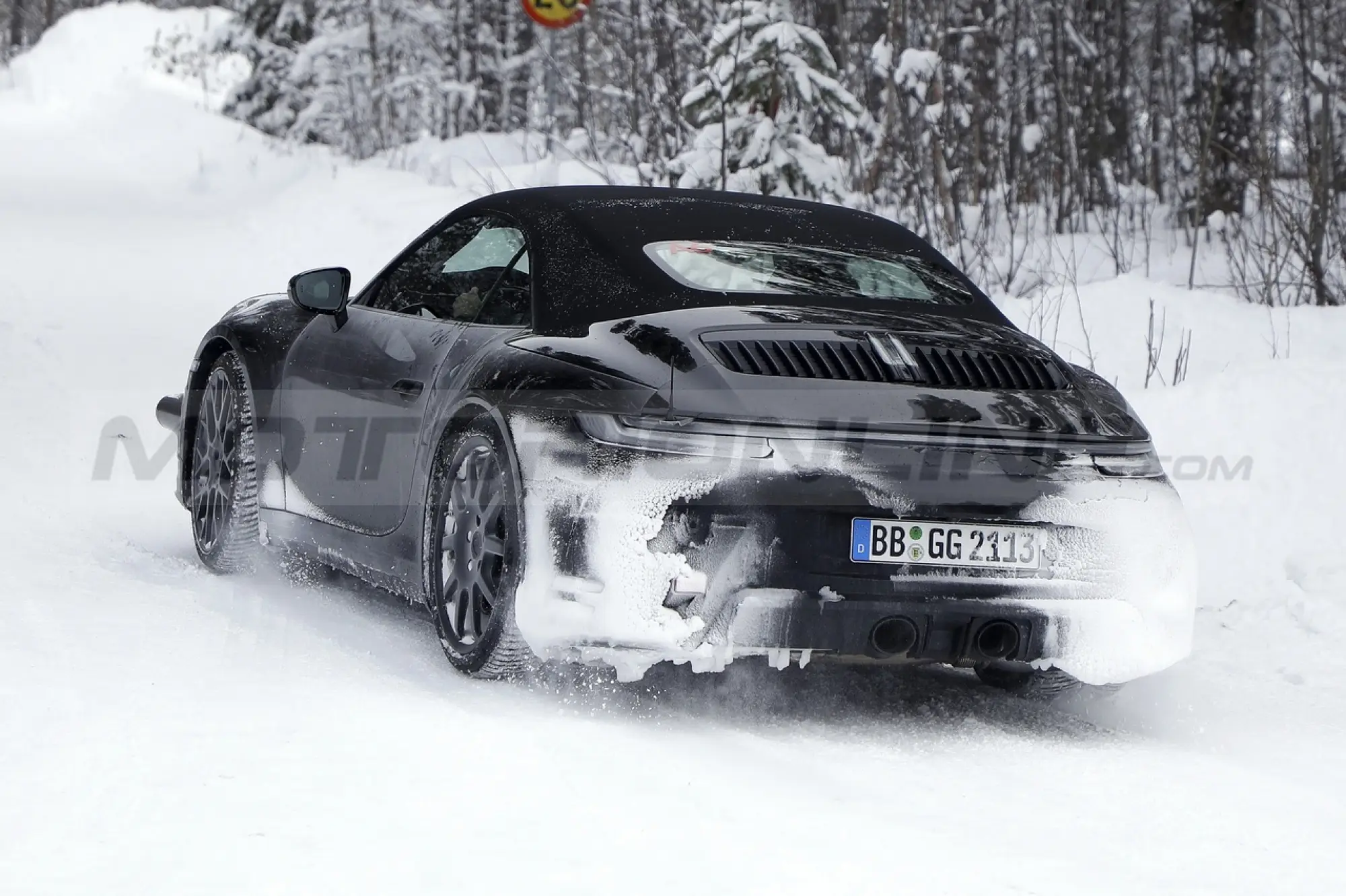 Porsche 911 Cabrio 2023 - Foto Spia 09-02-2022 - 1