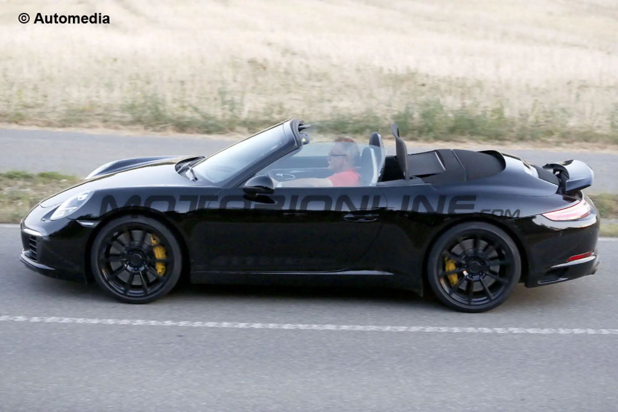 Porsche 911 Cabrio MY 2016 - Foto spia 10-08-2015 - 3