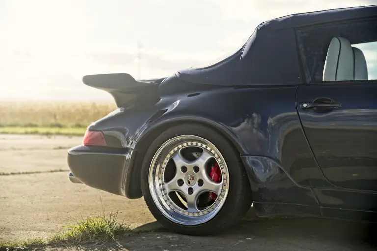 Porsche 911 Cabriolet 964 by Everrati - Foto - 7