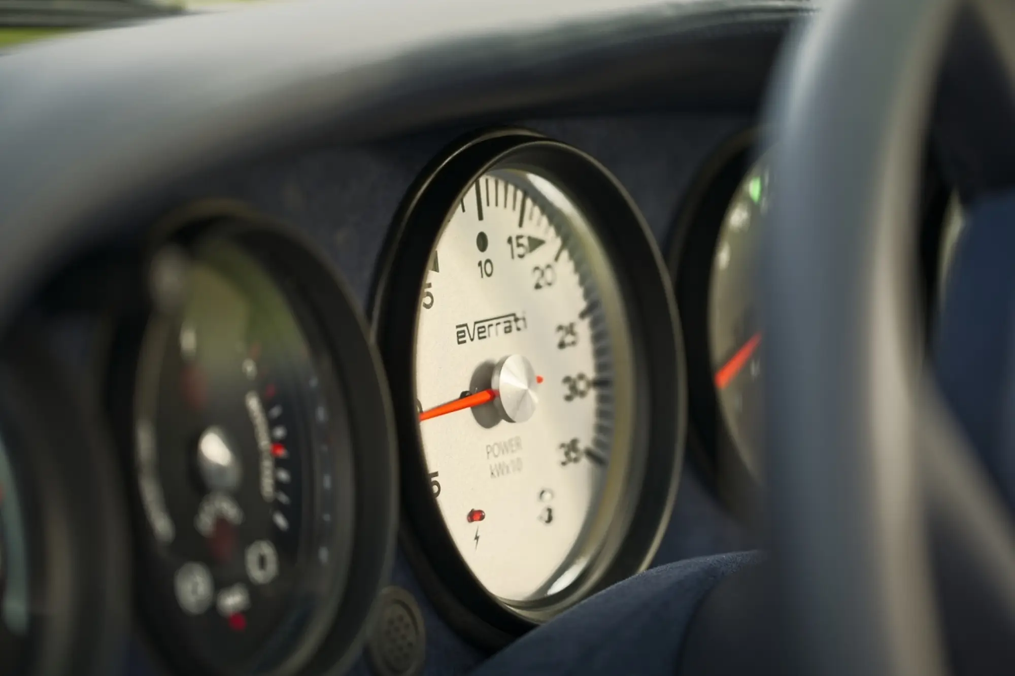 Porsche 911 Cabriolet 964 by Everrati - Foto - 1