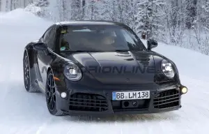 Porsche 911 Carrera 2023 - Foto spia 04-02-2022 - 3