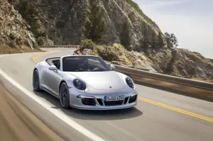 Porsche 911 Carrera GTS 2015