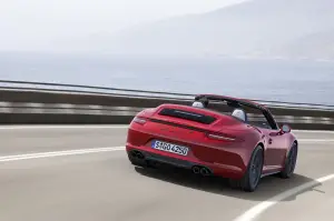 Porsche 911 Carrera GTS 2015