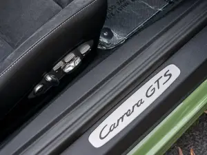 Porsche 911 Carrera GTS Cabriolet Olive Green - 21
