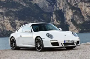 Porsche 911 Carrera GTS - 1