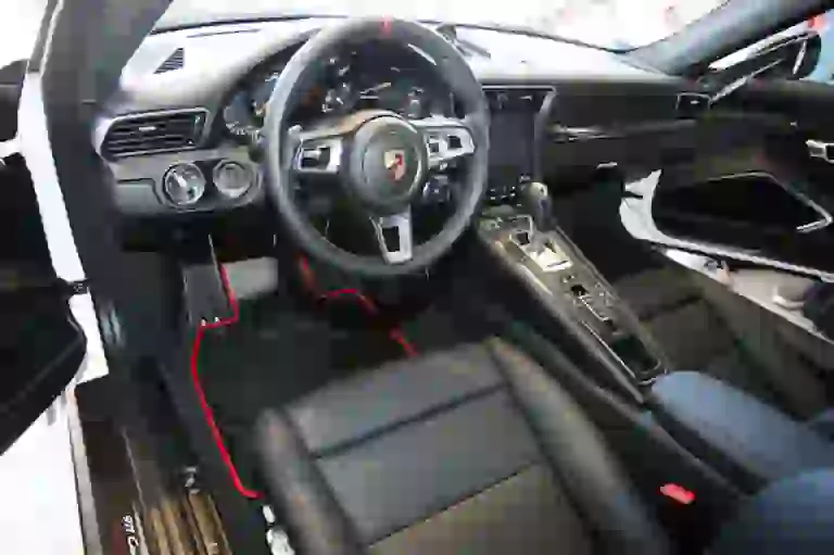 Porsche 911 Carrera S Endurance Racing Edition  - 5
