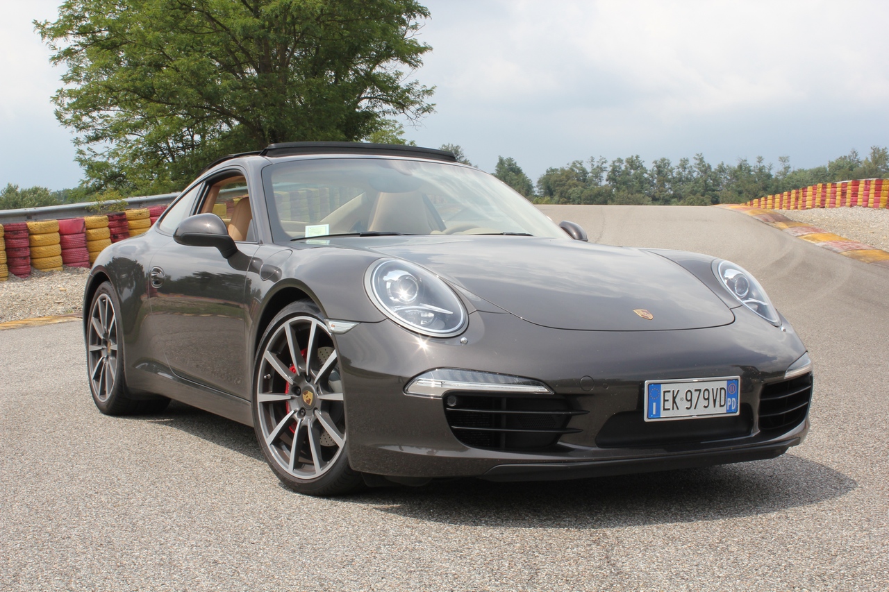 Porsche 911 Carrera S - Prova su strada e su pista Pirelli