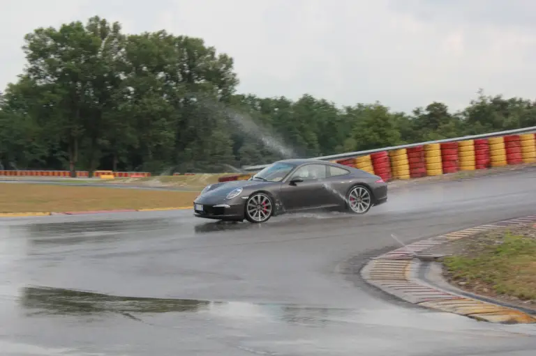 Porsche 911 Carrera S - Prova su strada e su pista Pirelli - 57