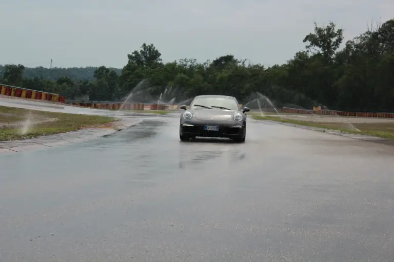 Porsche 911 Carrera S - Prova su strada e su pista Pirelli - 75