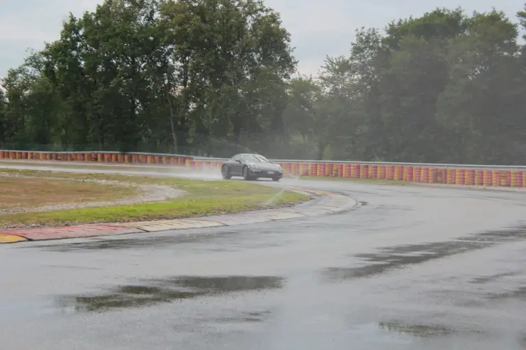 Porsche 911 Carrera S - Prova su strada e su pista Pirelli - 88