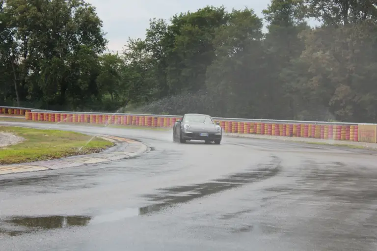 Porsche 911 Carrera S - Prova su strada e su pista Pirelli - 89