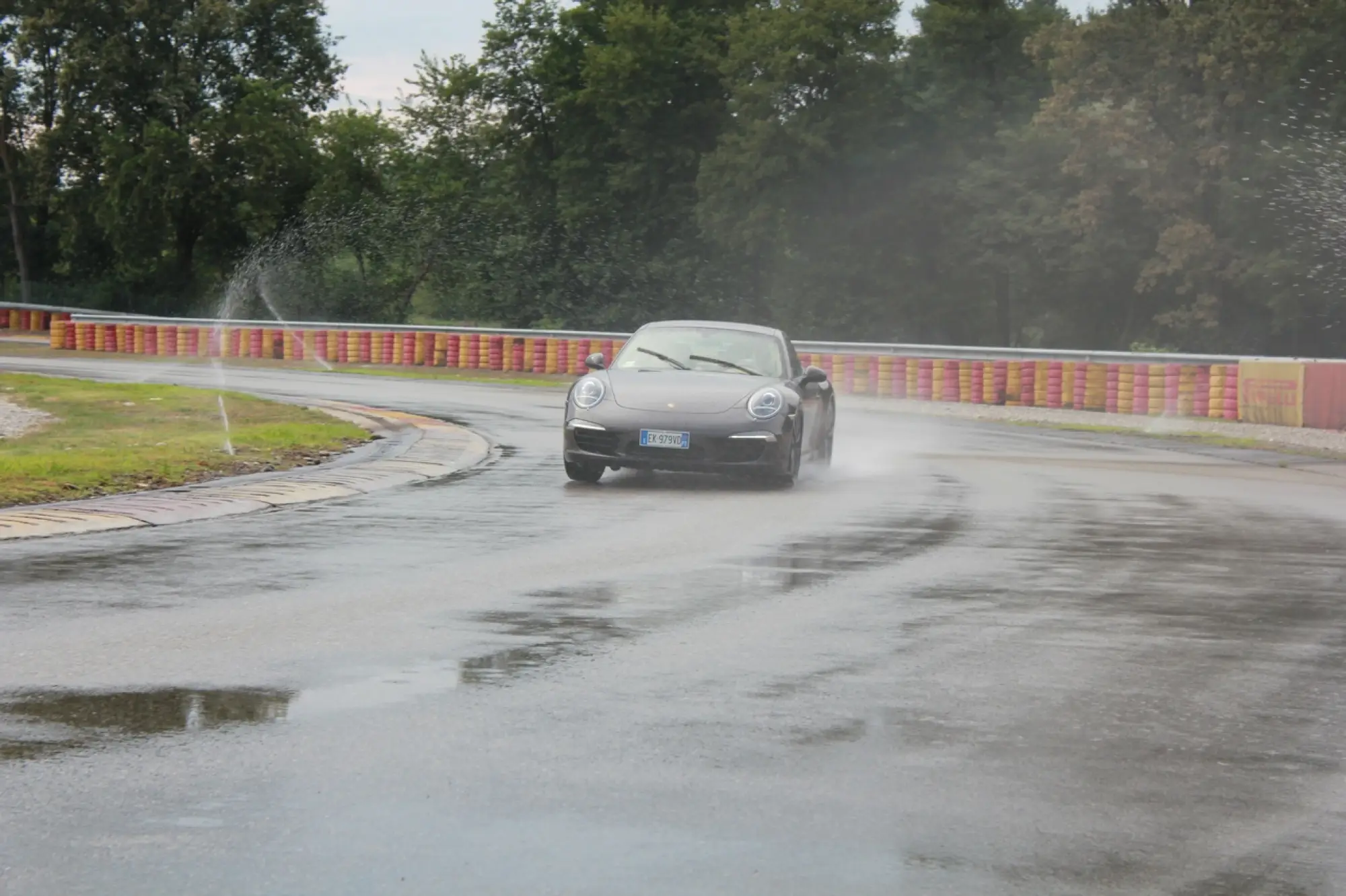 Porsche 911 Carrera S - Prova su strada e su pista Pirelli - 90