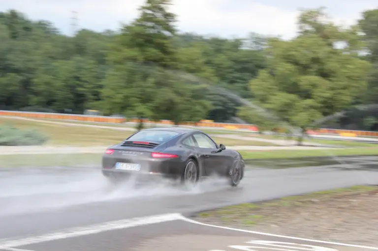 Porsche 911 Carrera S - Prova su strada e su pista Pirelli - 124