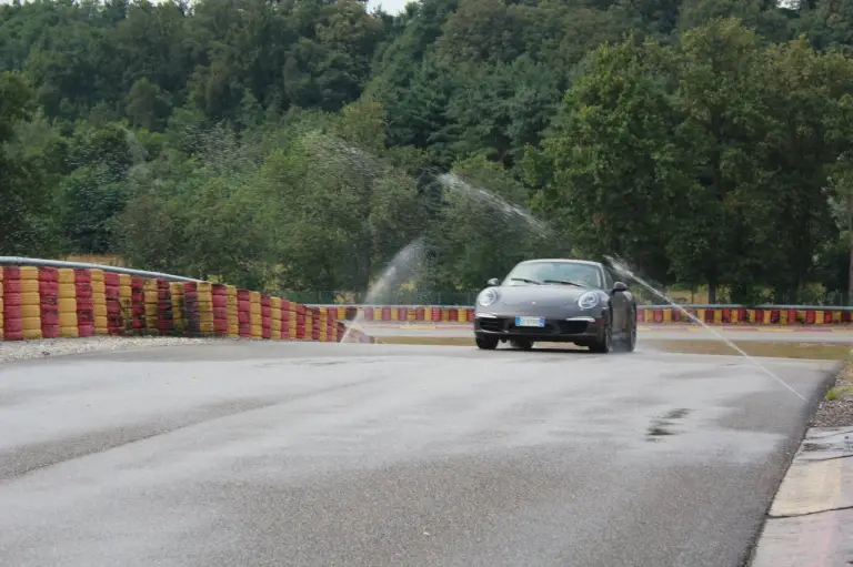 Porsche 911 Carrera S - Prova su strada e su pista Pirelli - 130