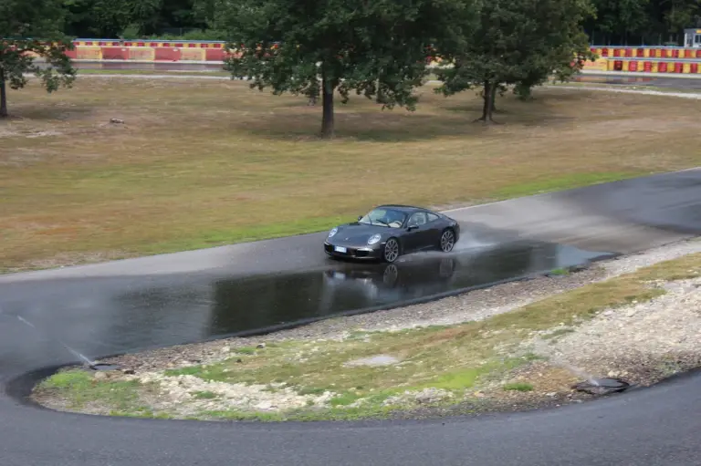 Porsche 911 Carrera S - Prova su strada e su pista Pirelli - 137