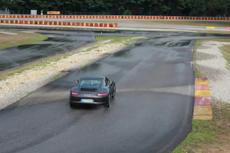 Porsche 911 Carrera S - Prova su strada e su pista Pirelli - 141