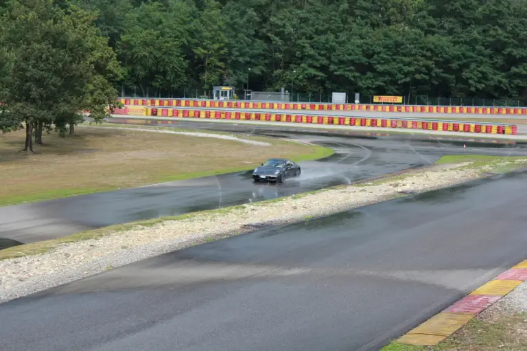 Porsche 911 Carrera S - Prova su strada e su pista Pirelli - 146